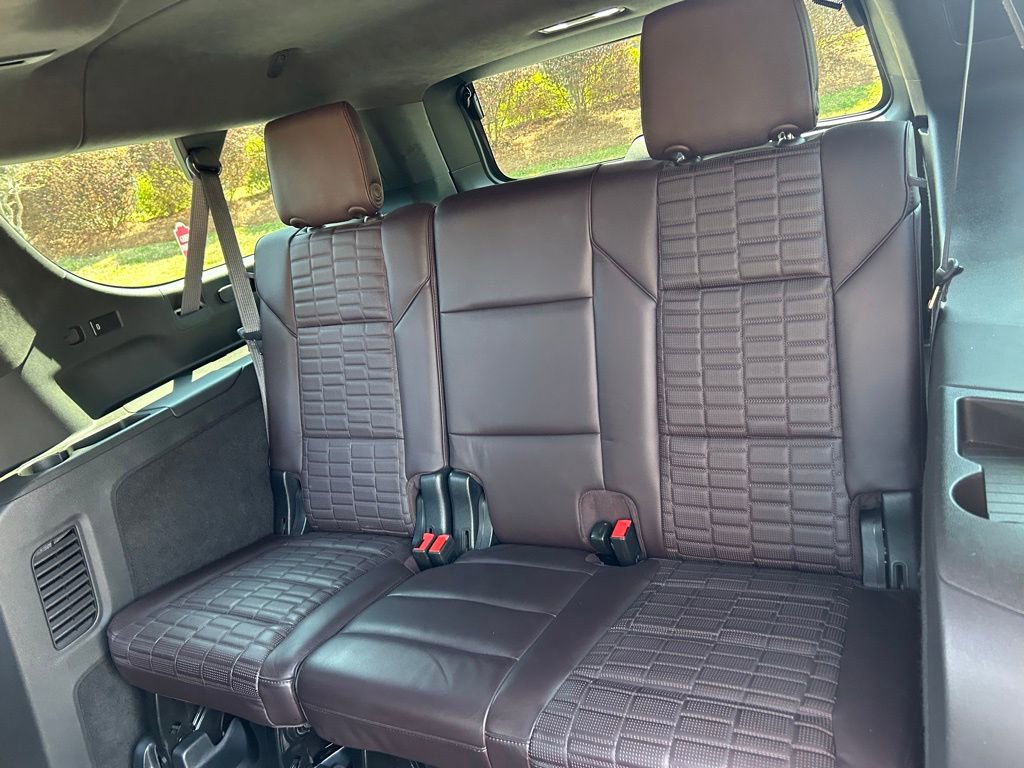 Used 2023 Cadillac Escalade ESV Sport Platinum w/ LPO, ONYX Package image 47