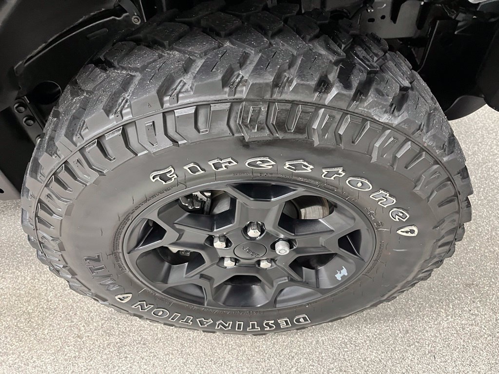 Used 2023 Jeep Gladiator Sport AWD/4WD image 18