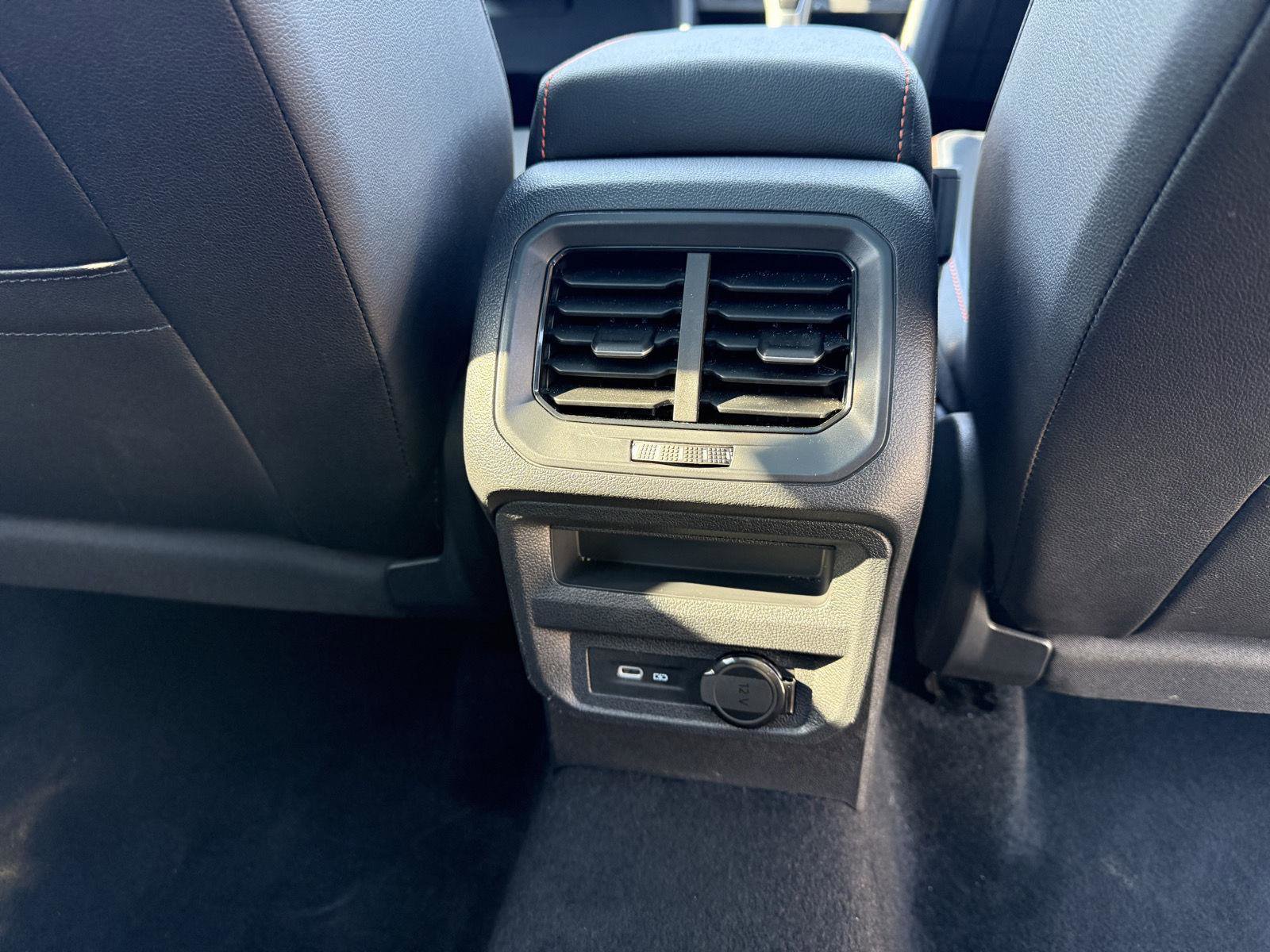 Used 2024 Volkswagen Tiguan Wolfsburg Edition image 27