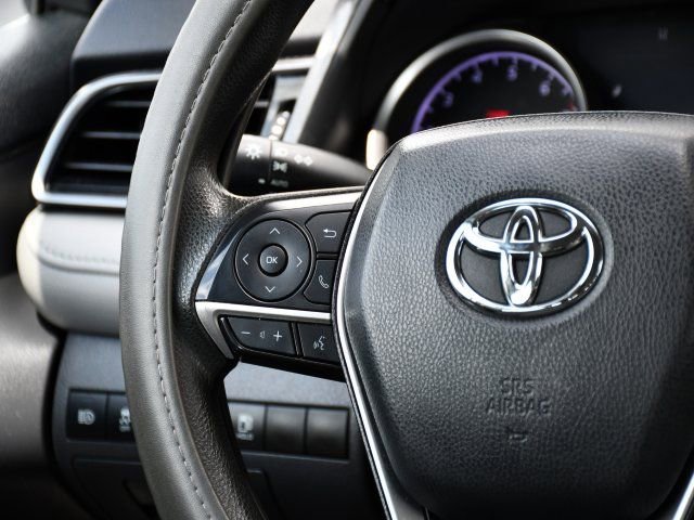Used 2021 Toyota Camry LE AWD/4WD image 26