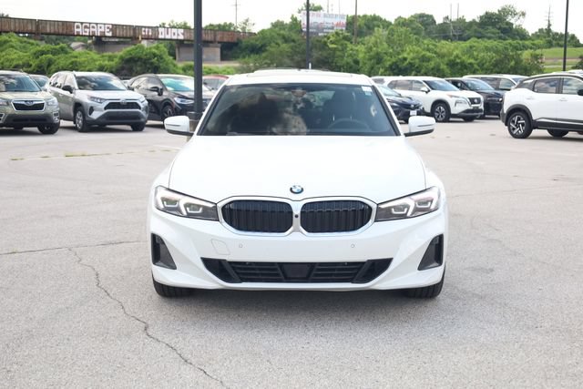 Used 2025 BMW 330i xDrive Sedan w/ Premium Package AWD/4WD image 3