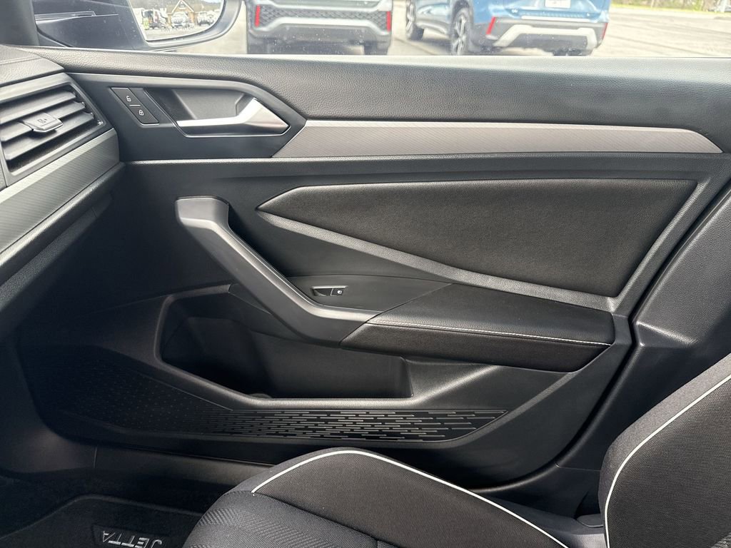 Used 2024 Volkswagen Jetta Sport image 22