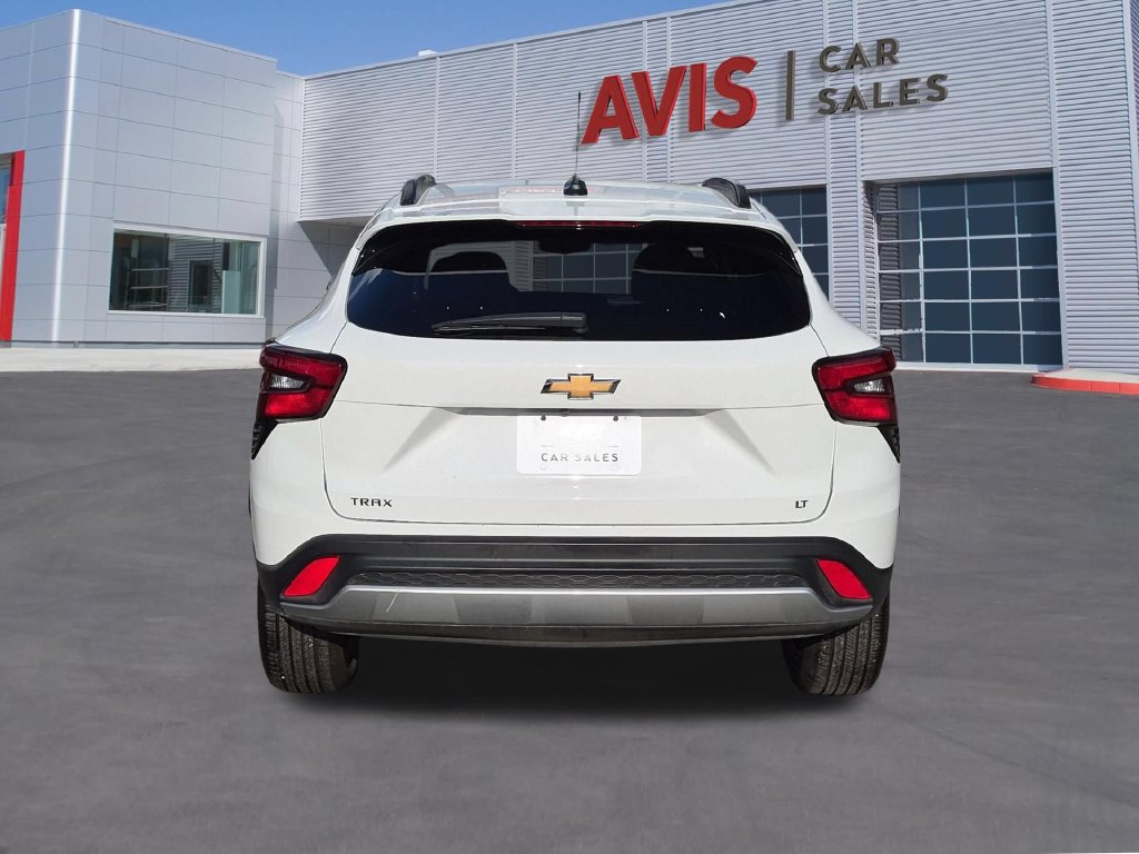Used 2026 Chevrolet Trax LT FWD image 7