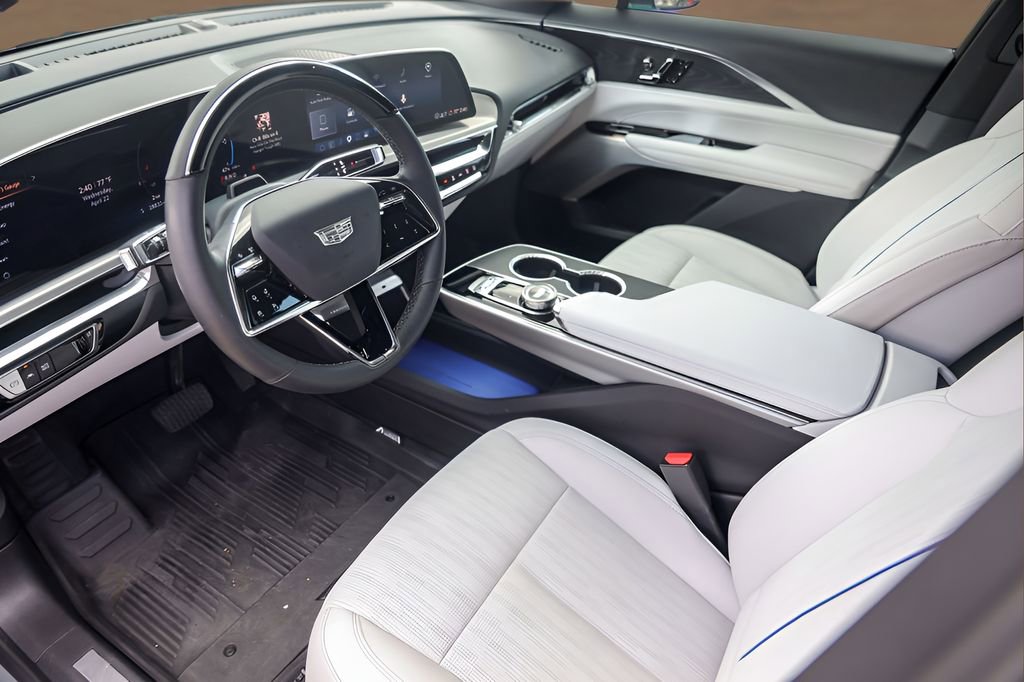Certified 2025 Cadillac Lyriq Sport AWD/4WD image 9