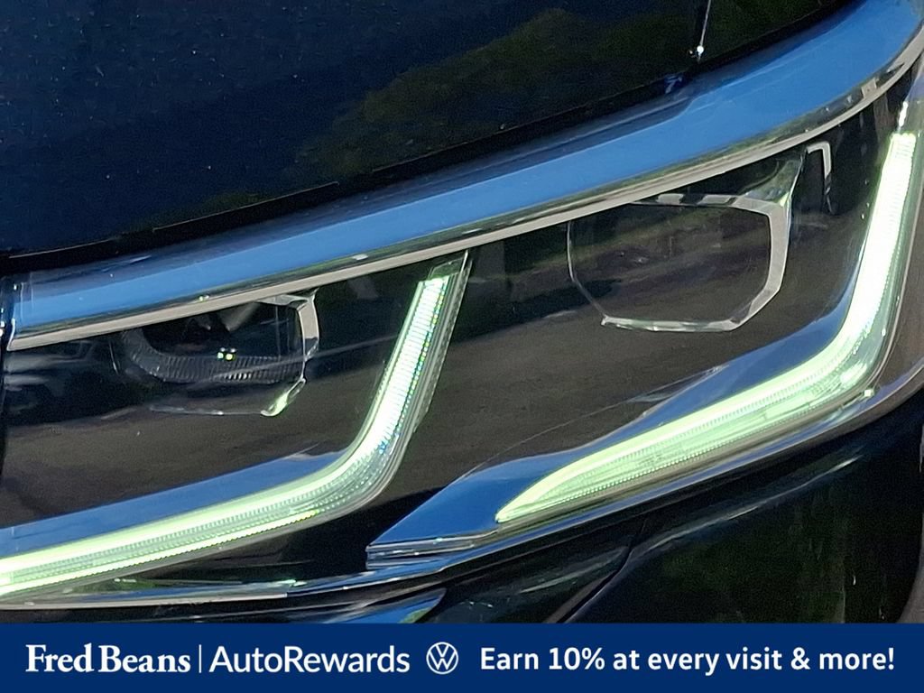 Certified 2023 Volkswagen Taos SEL AWD/4WD image 13