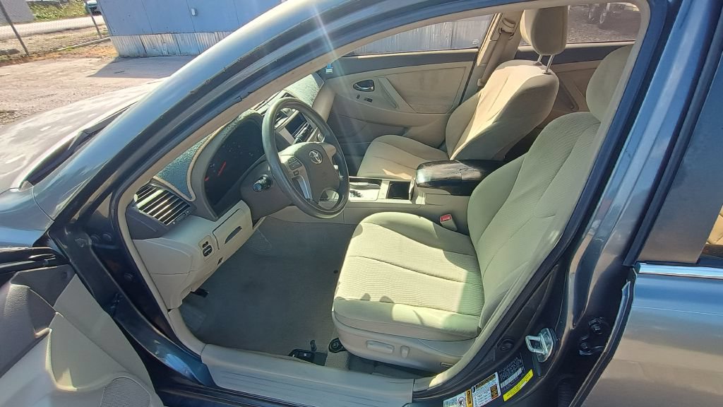 Used 2010 Toyota Camry FWD image 25