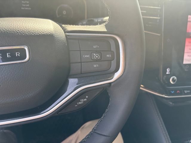 Used 2022 Jeep Wagoneer Series I w/ Premium Group I AWD/4WD image 36