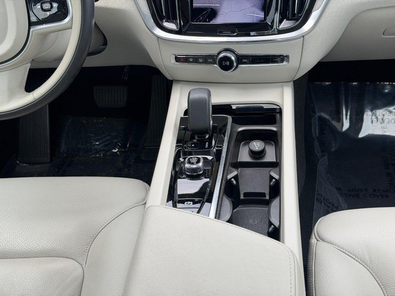 Certified 2025 Volvo S60 B5 Plus AWD/4WD image 15