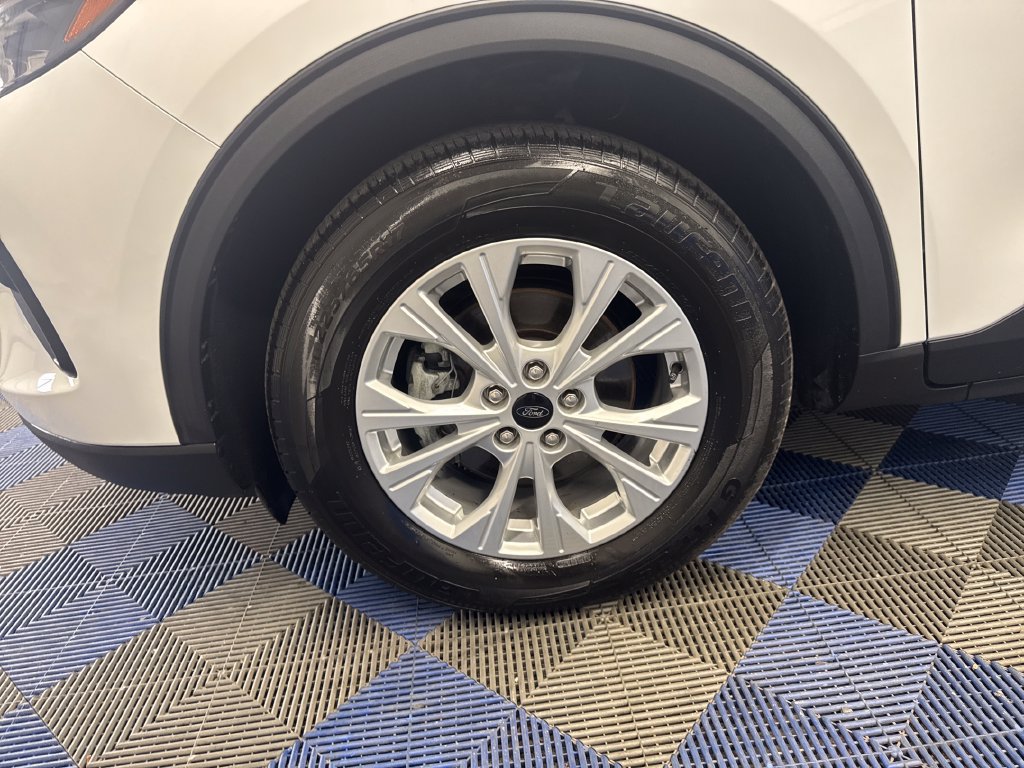 Used 2023 Ford Escape Active w/ Tech Pack #2 AWD/4WD image 32