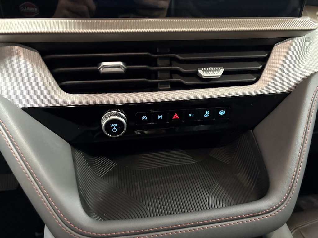 New 2026 Ford Explorer Active w/ Active Comfort Package image 16