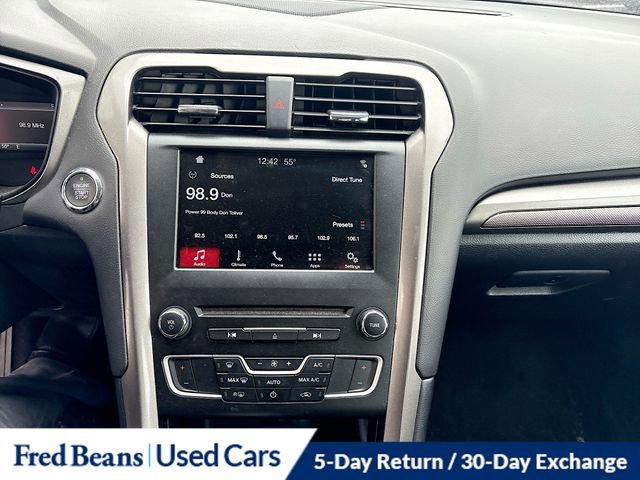 Used 2018 Ford Fusion SE w/ Fusion SE Technology Package FWD image 14