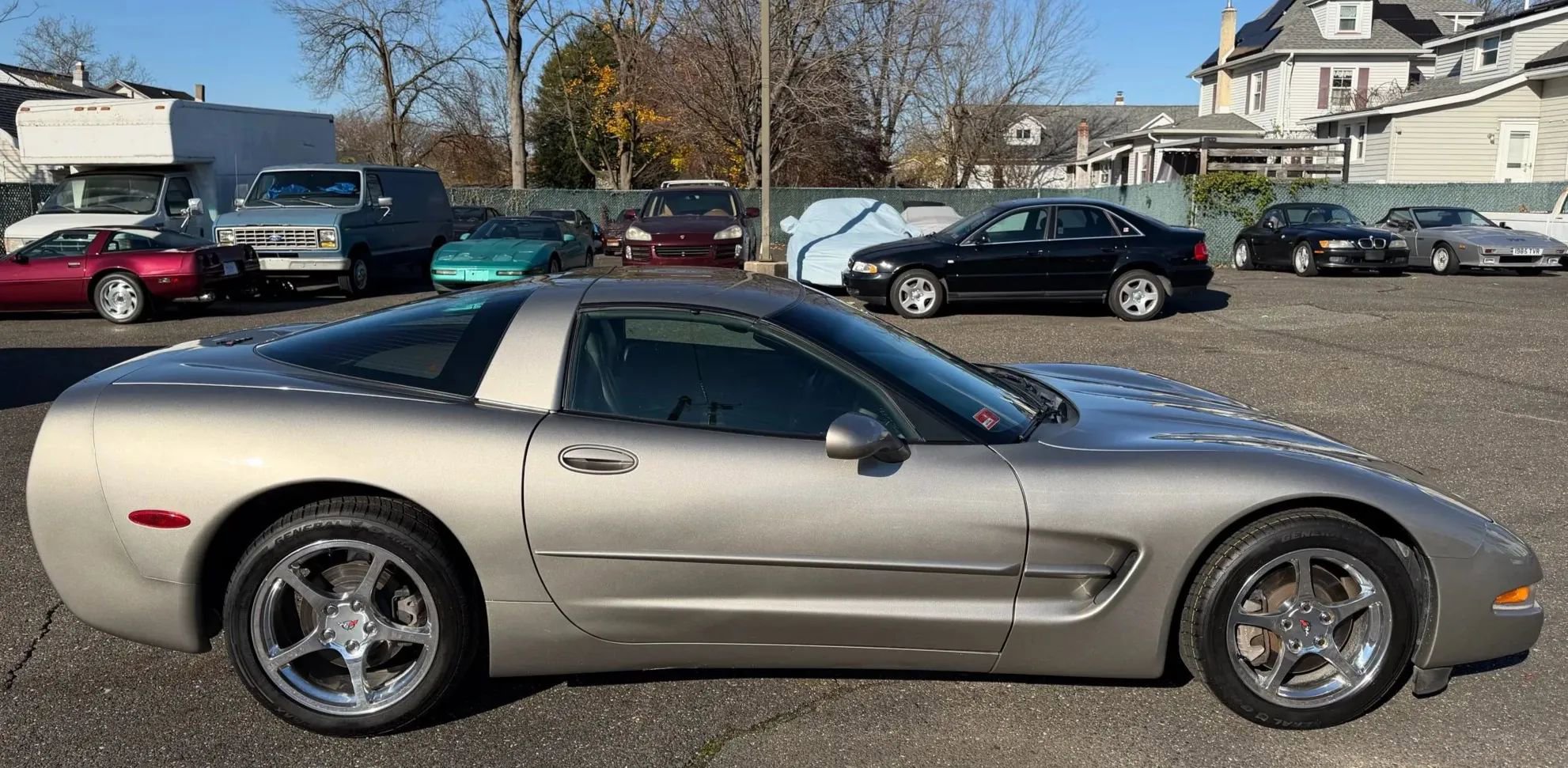 Used 2001 Chevrolet Corvette Coupe w/ Preferred Equipment Group1 image 12