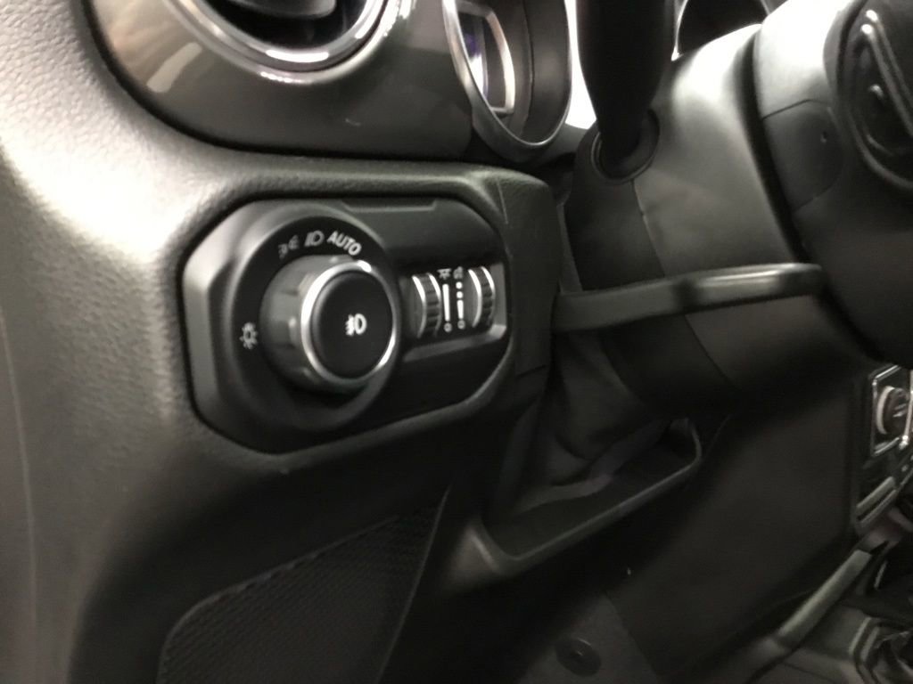 Used 2021 Jeep Wrangler Unlimited Sahara w/ Dual Top Group image 9