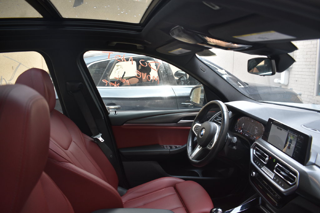 Used 2024 BMW X3 sDrive30i w/ M Sport Package RWD image 18