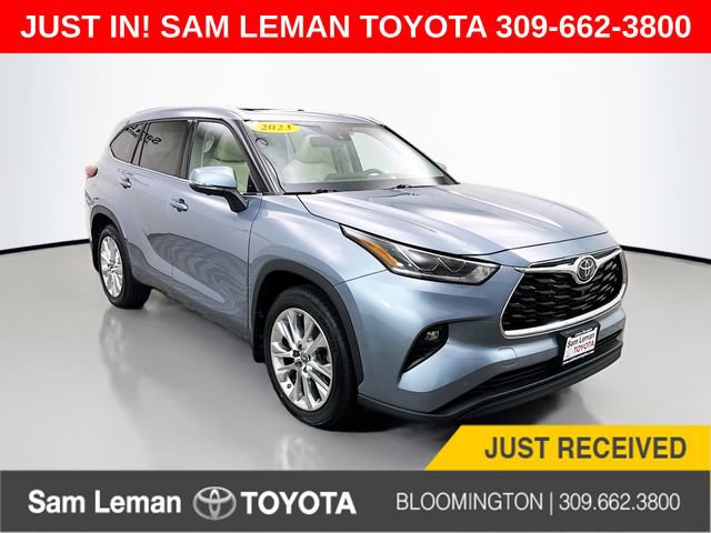 Used 2023 Toyota Highlander Limited AWD/4WD image 1