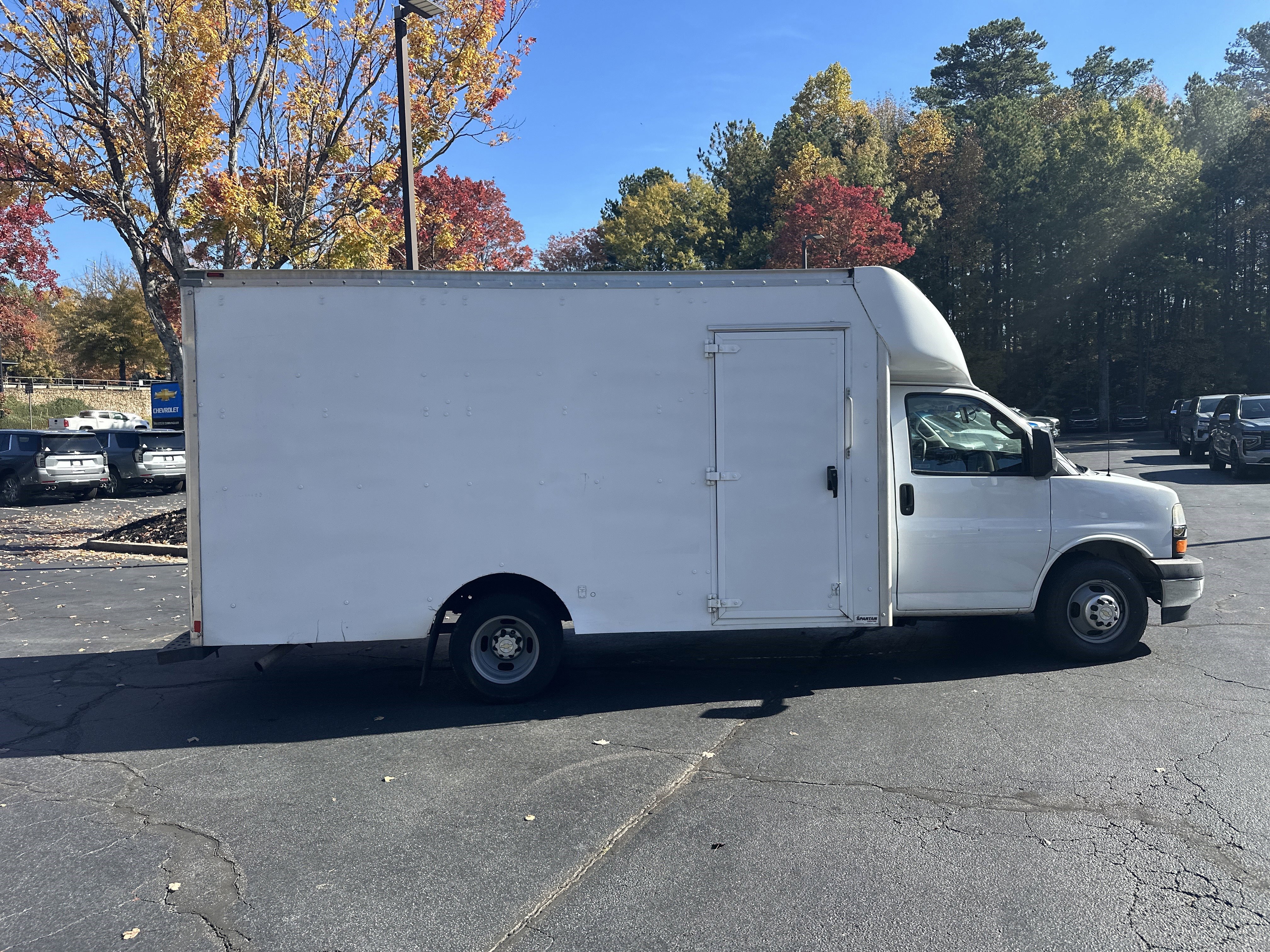 Used 2017 Chevrolet Express 3500 image 4