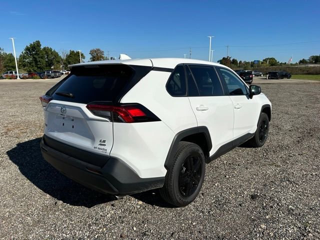 Used 2024 Toyota RAV4 LE image 5