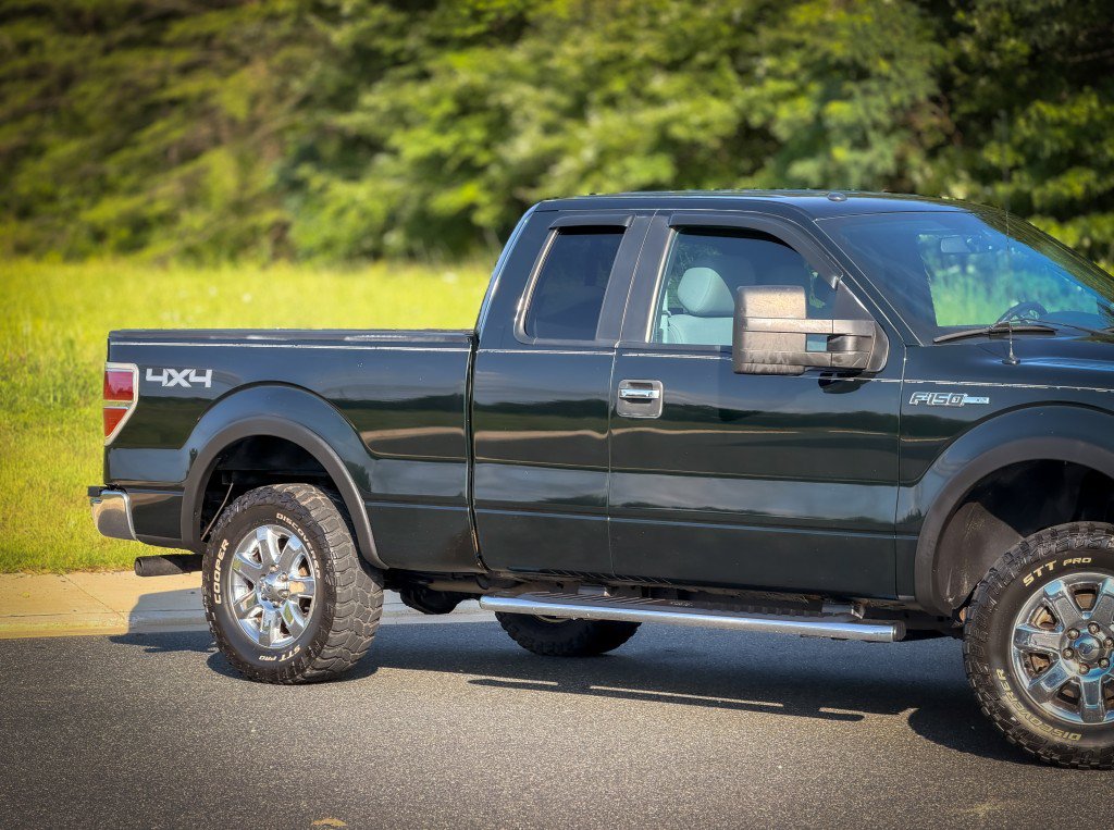 Used 2014 Ford F150 XLT w/ Equipment Group 302A Luxury AWD/4WD image 9