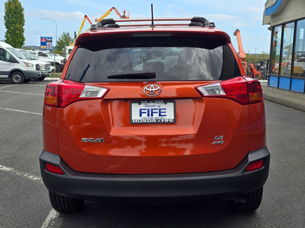Used 2015 Toyota RAV4 LE AWD/4WD image 4