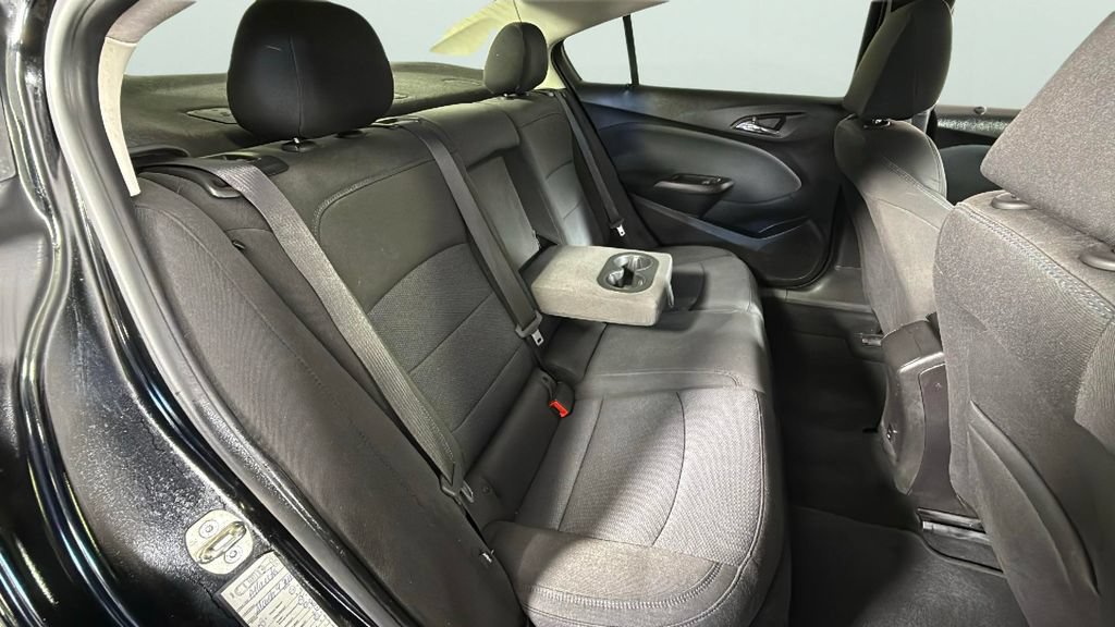 Used 2017 Chevrolet Cruze LT w/ Convenience Package FWD image 27