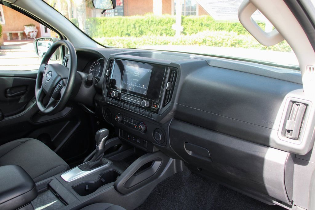Used 2025 Nissan Frontier S w/ S Utility Package image 34