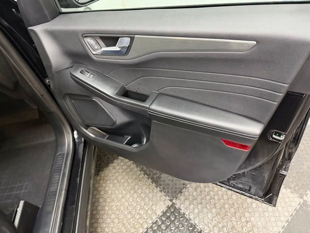 Used 2022 Ford Escape Titanium w/ Class II Trailer Tow Package image 34