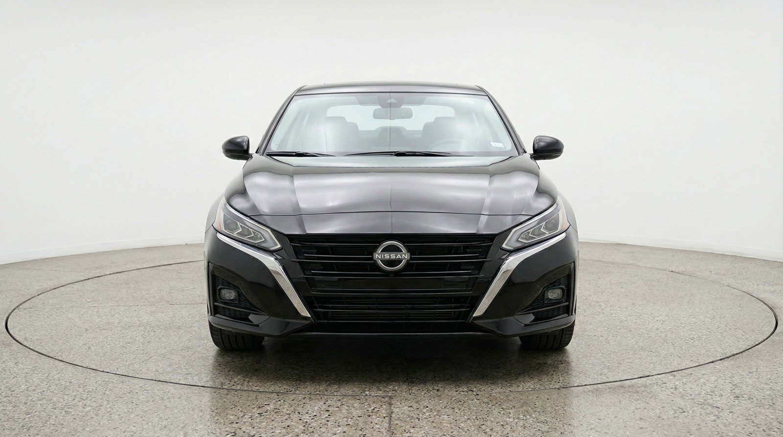 Used 2025 Nissan Altima 2.5 SV image 2