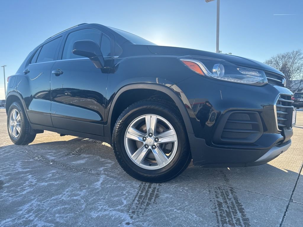 Used 2020 Chevrolet Trax LT image 2