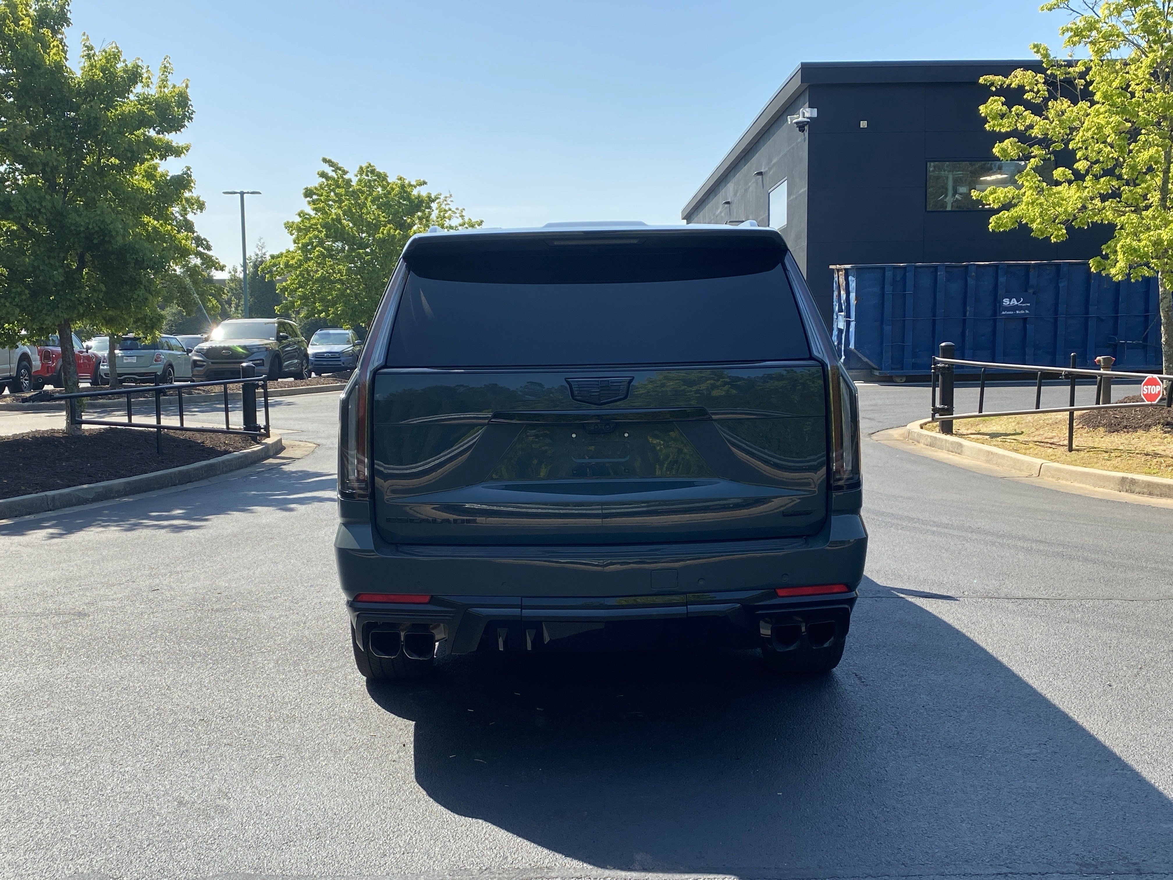 Used 2025 Cadillac Escalade ESV V AWD/4WD image 16