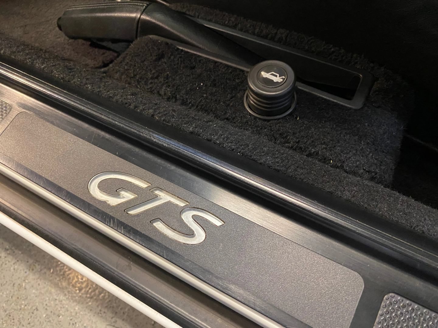 Used 1994 Porsche 928 GTS RWD image 39