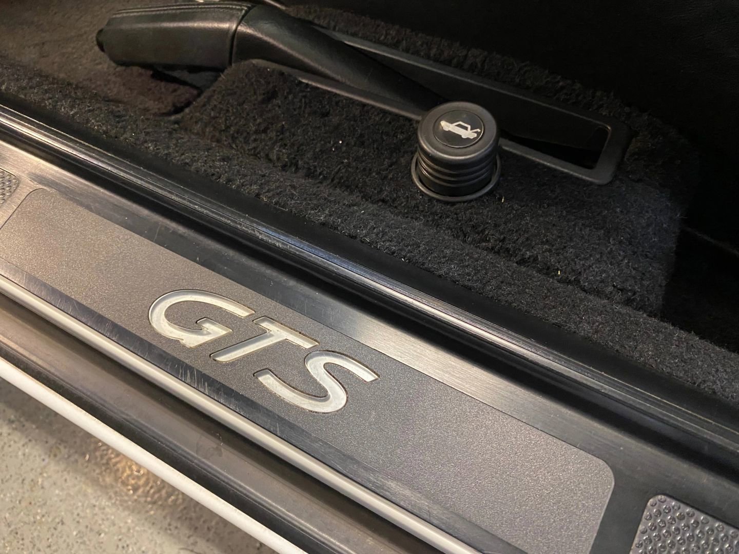 Used 1994 Porsche 928 GTS RWD image 39