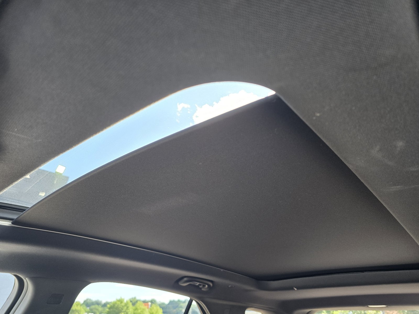 Used 2022 Chevrolet Equinox RS FWD image 24