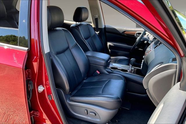 Used 2018 Nissan Pathfinder Platinum w/ Cargo Package FWD image 26