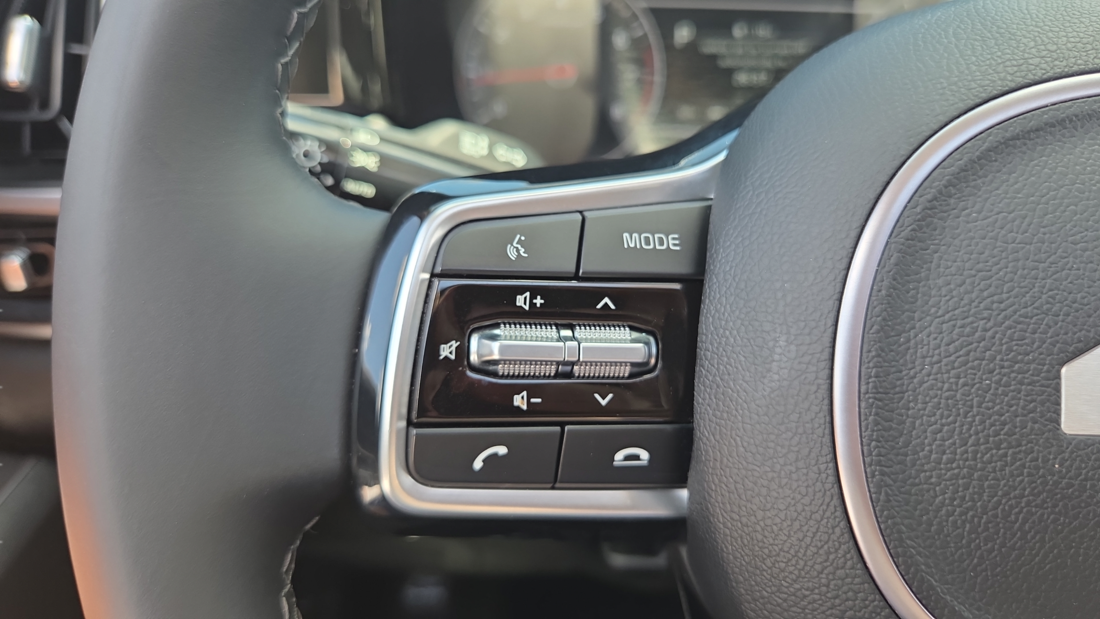 Certified 2023 Kia Sorento S w/ Panoramic Sunroof Package FWD image 23