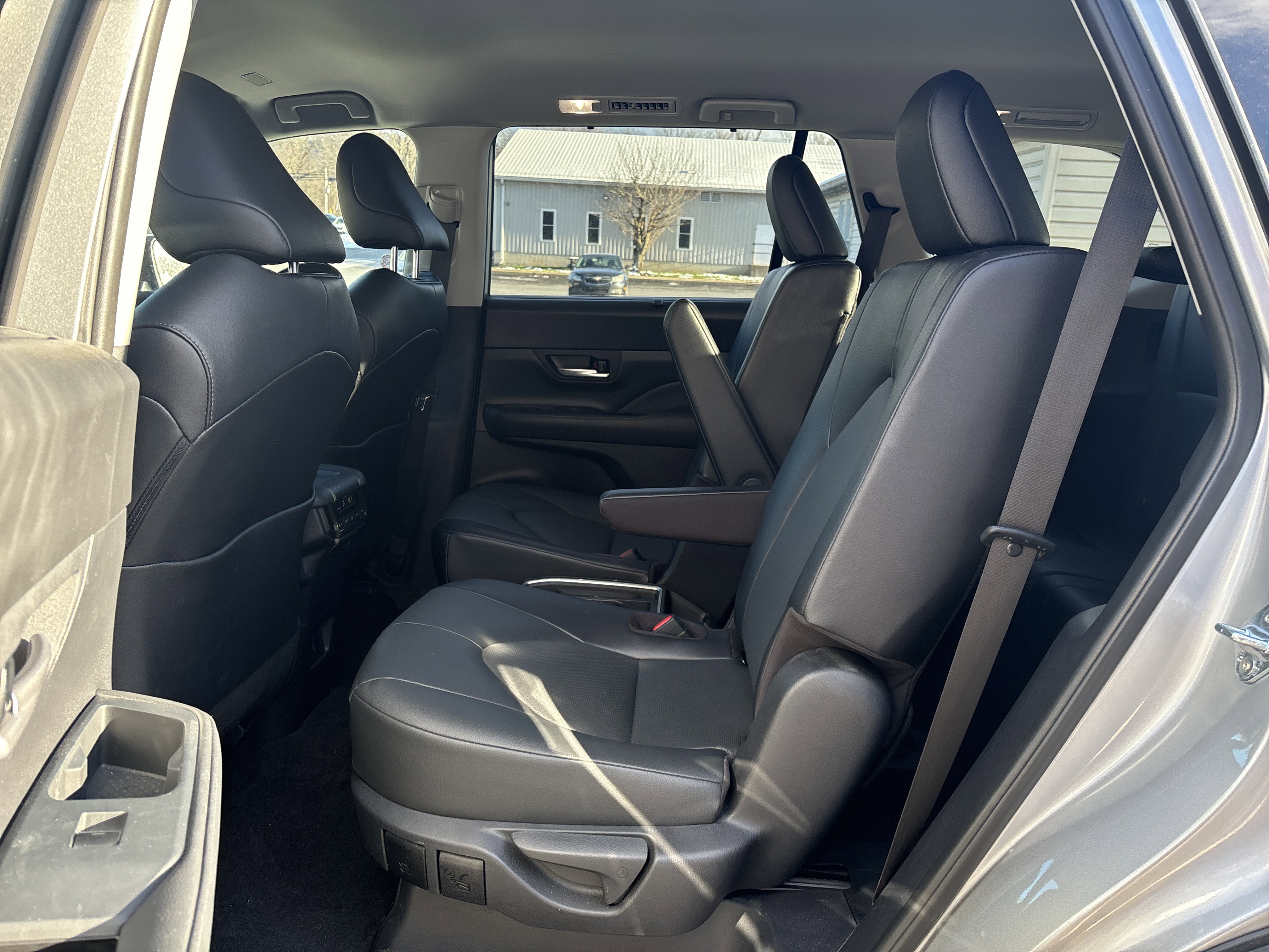 Used 2025 Toyota Grand Highlander AWD image 14
