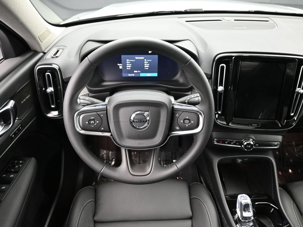 Used 2025 Volvo XC40 B5 Ultra w/ Climate Package AWD/4WD image 25