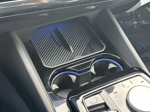 Used 2026 BMW 550e xDrive w/ Premium Package image 34