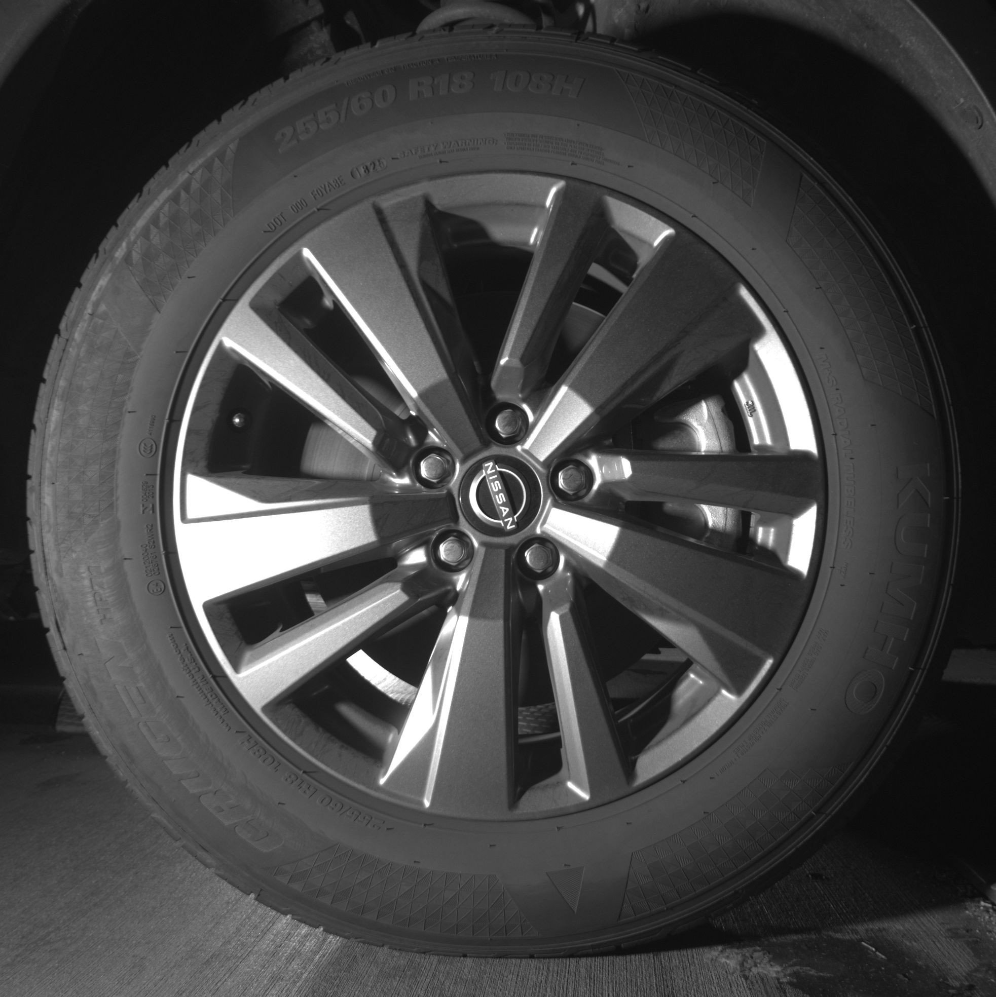 Used 2025 Nissan Pathfinder SV image 13