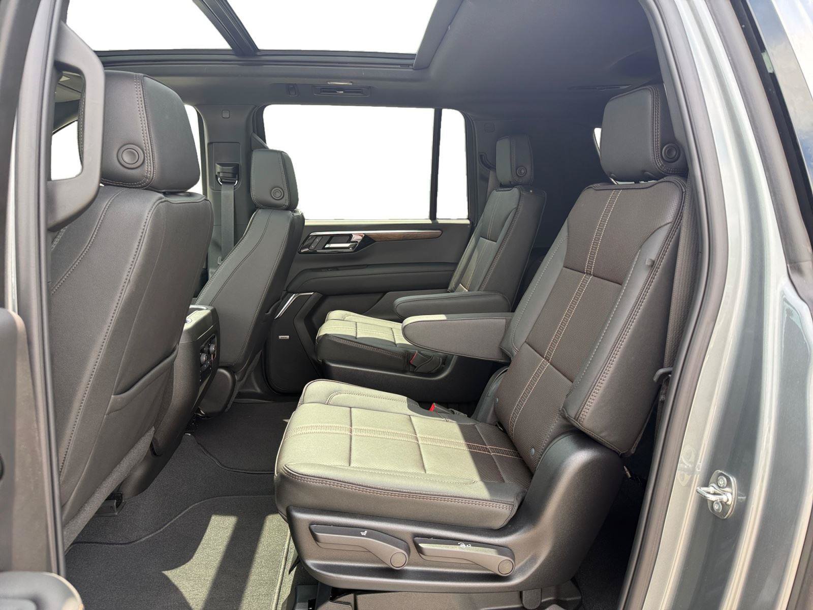 New 2026 Chevrolet Suburban High Country w/ Sun And Tow Package AWD/4WD image 22