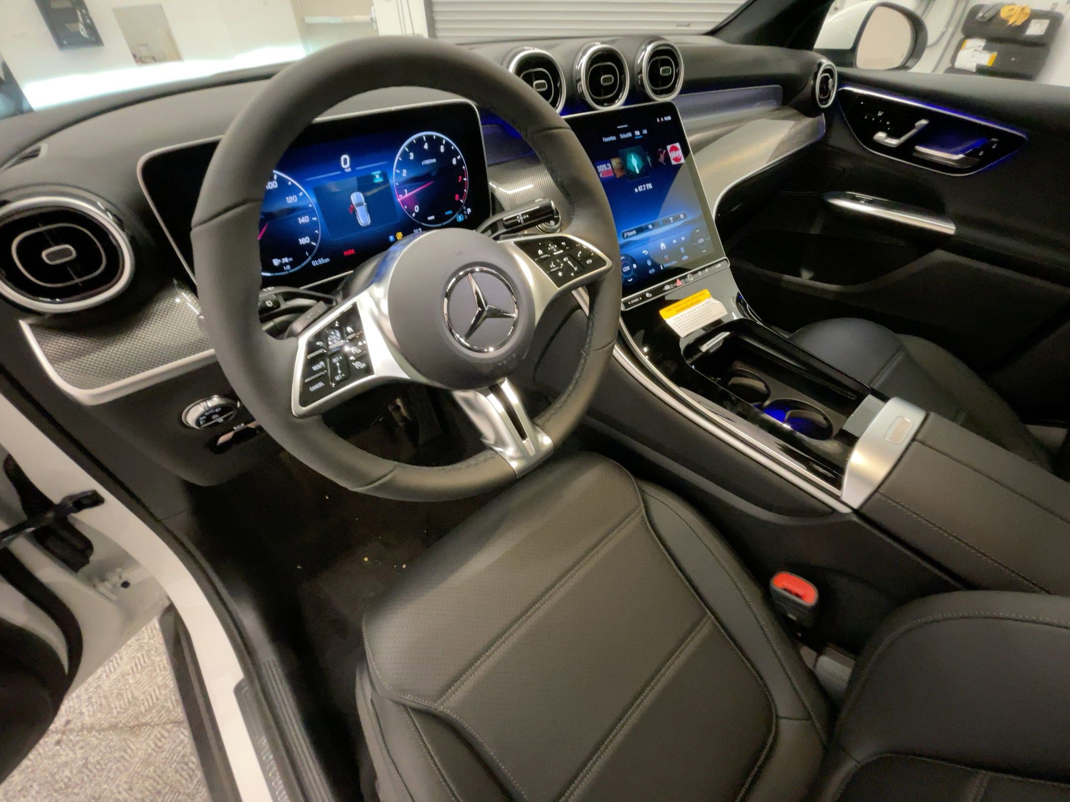 Certified 2026 Mercedes-Benz GLC 300 4MATIC image 4