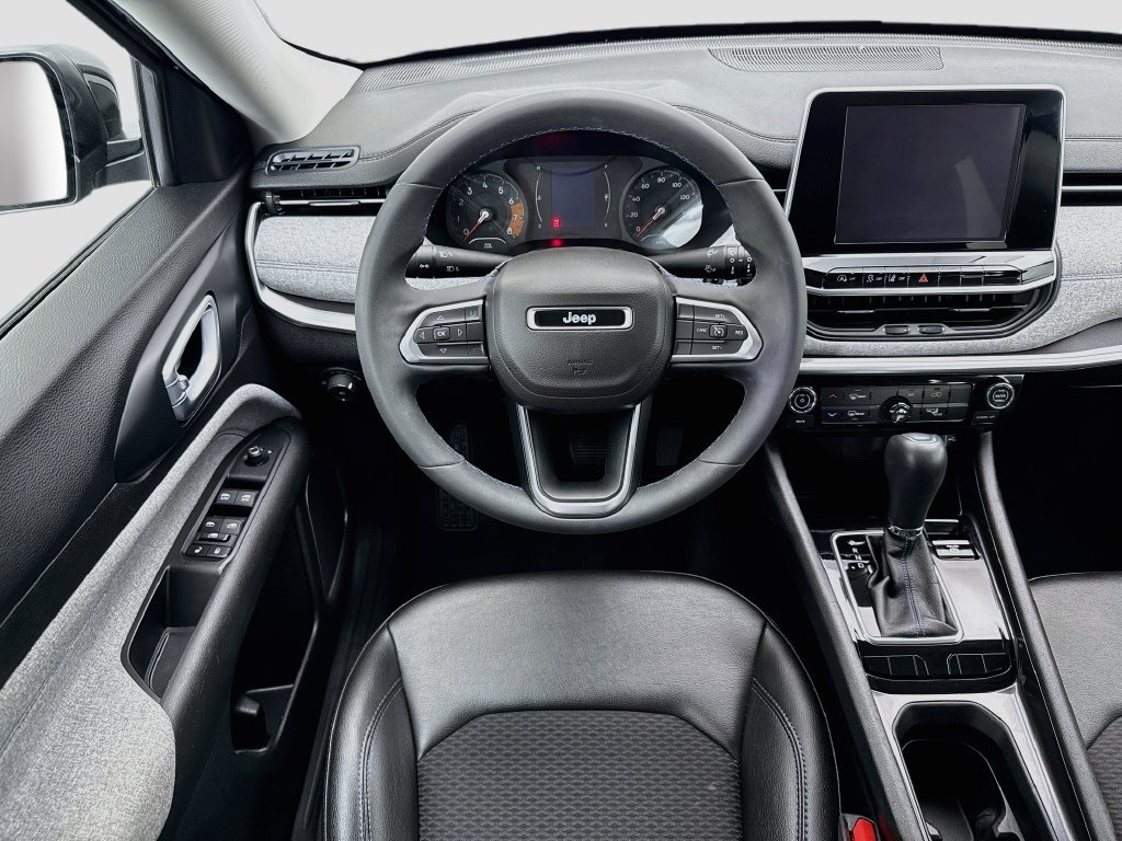Used 2022 Jeep Compass Latitude FWD image 10