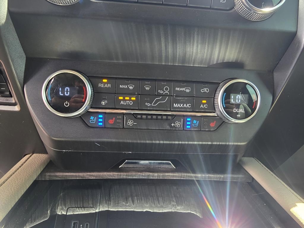 Used 2020 Ford Expedition Limited w/ Equipment Group 302A AWD/4WD image 19