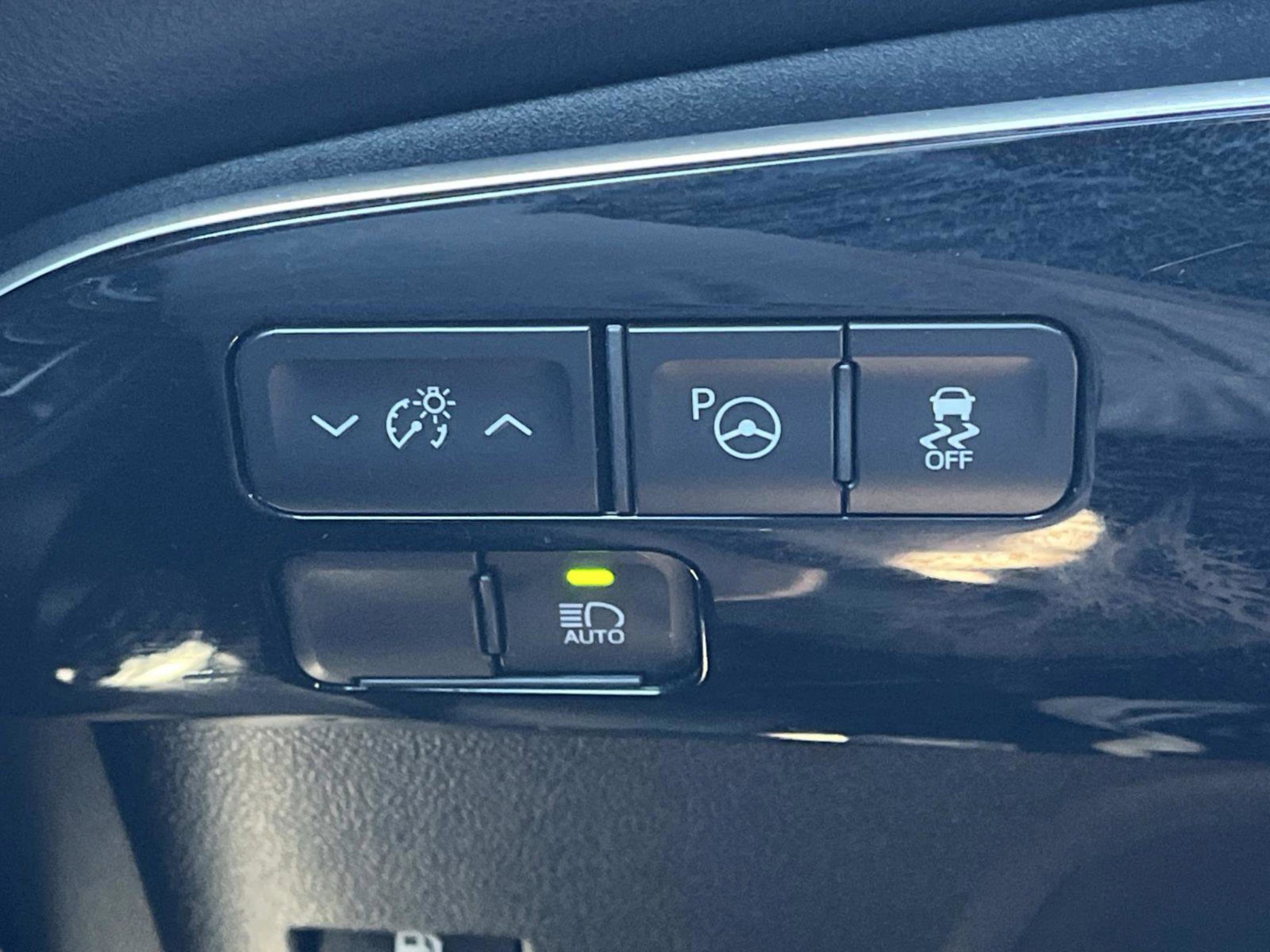 Used 2022 Toyota Prius L Eco image 31