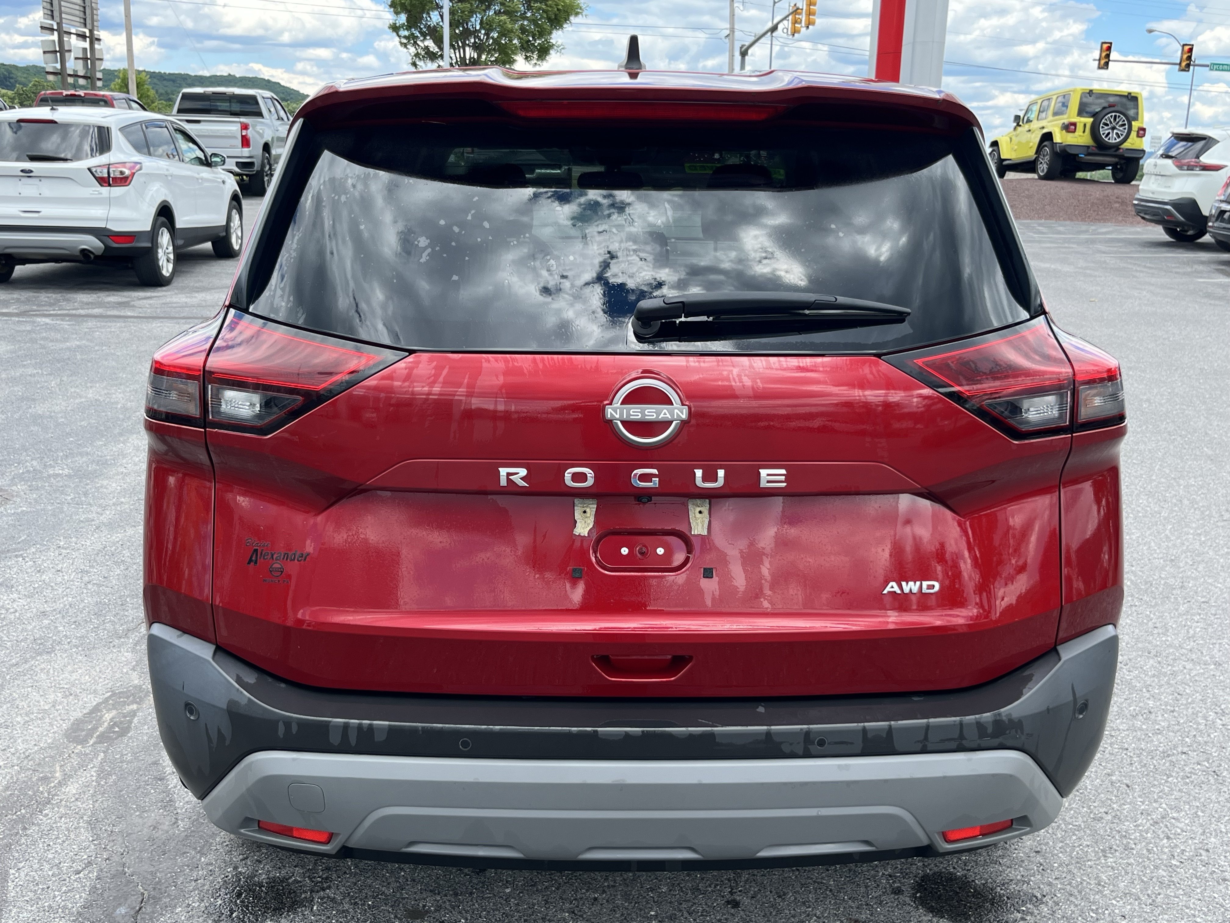 Used 2023 Nissan Rogue S AWD/4WD image 6