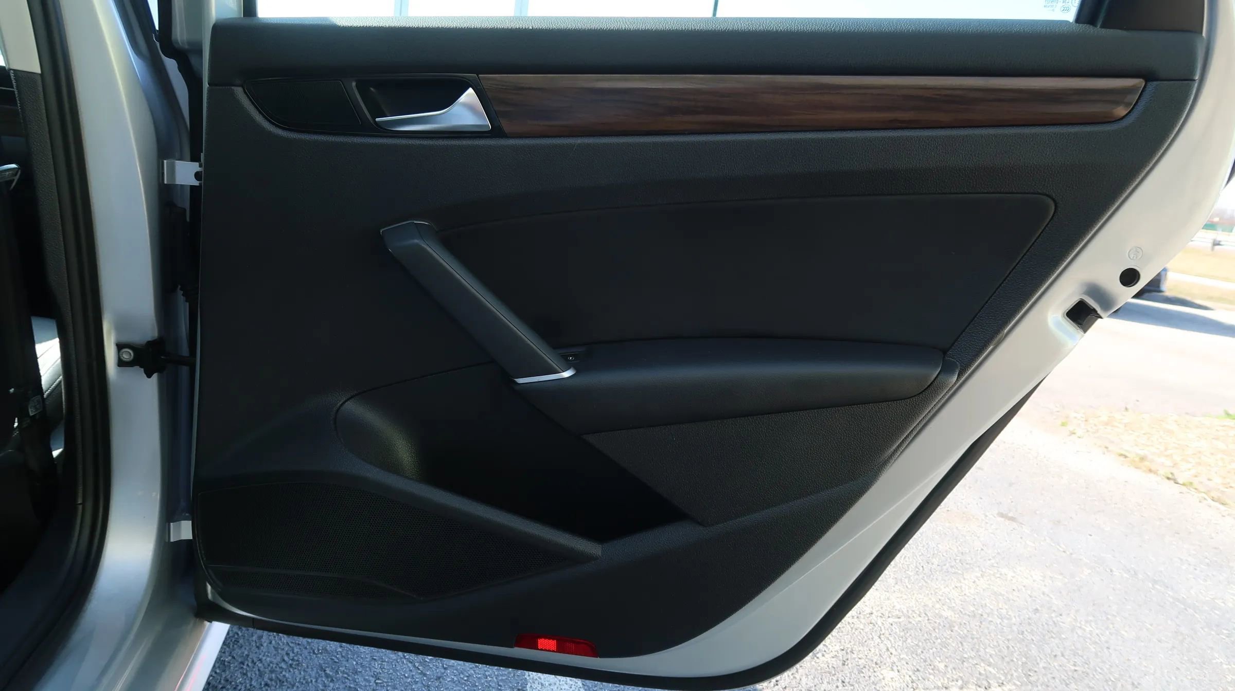 Used 2020 Volkswagen Passat 2.0T SEL image 46