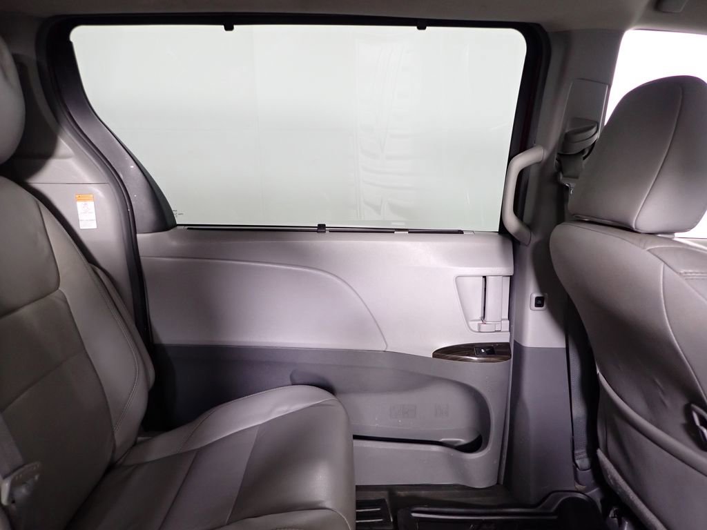 Used 2015 Toyota Sienna XLE w/ XLE Navigation Package image 35