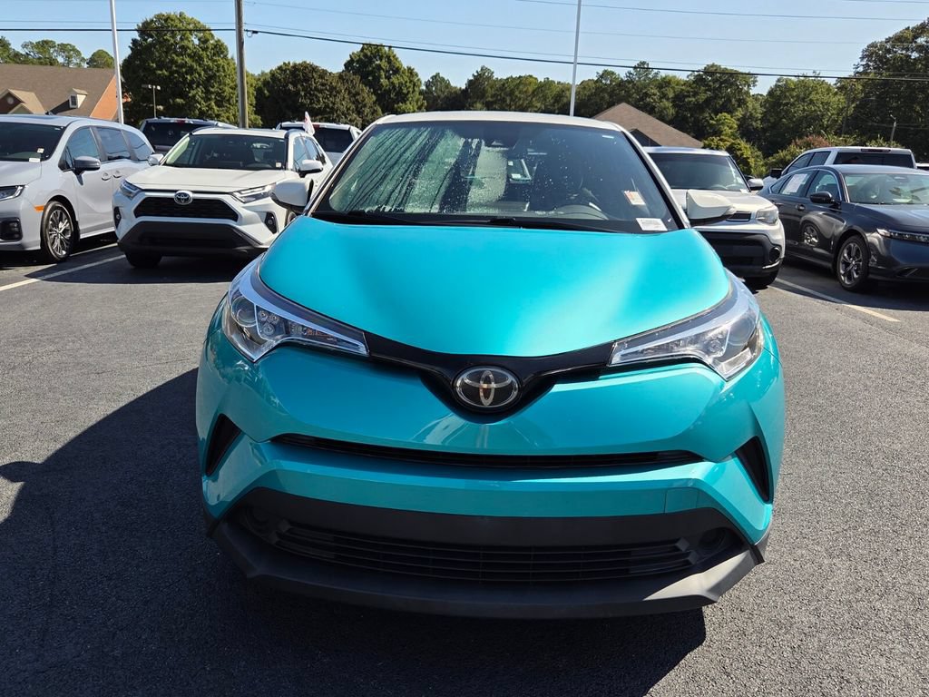 Used 2018 Toyota C-HR XLE FWD image 2