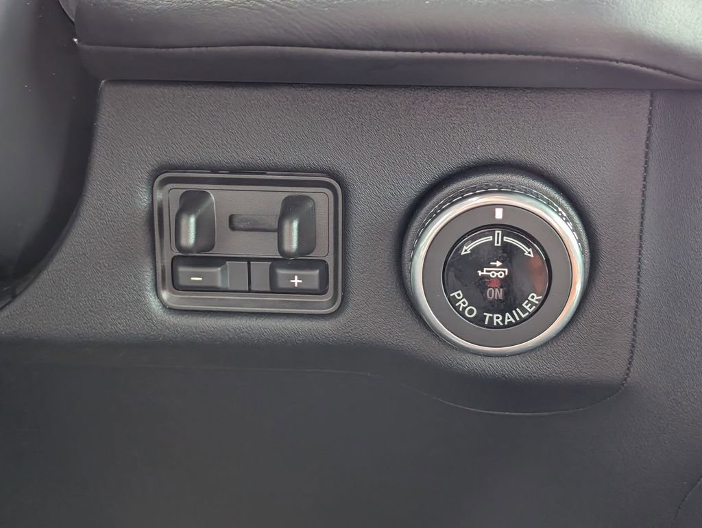 Used 2025 Lincoln Navigator L Black Label image 19