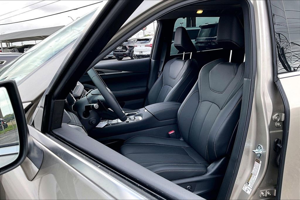 New 2026 INFINITI QX60 Luxe w/ Cargo Package FWD image 12