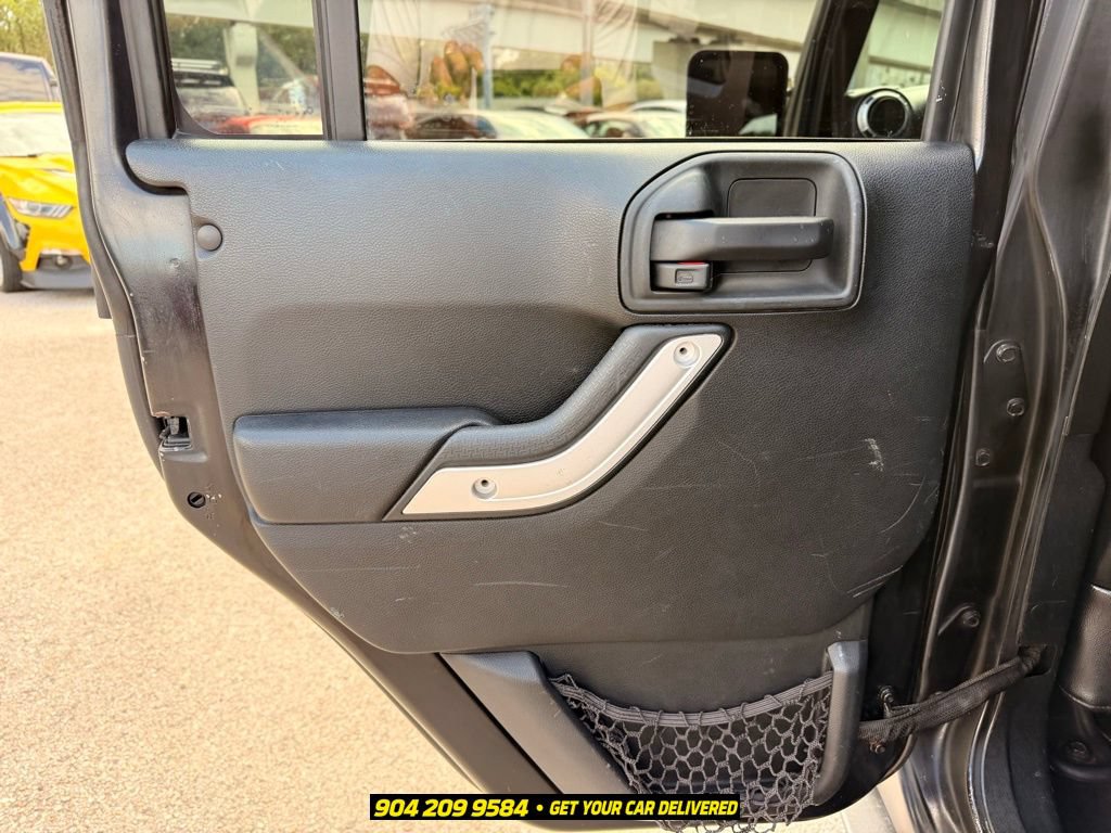 Used 2017 Jeep Wrangler Unlimited Sahara w/ Dual Top Group AWD/4WD image 26